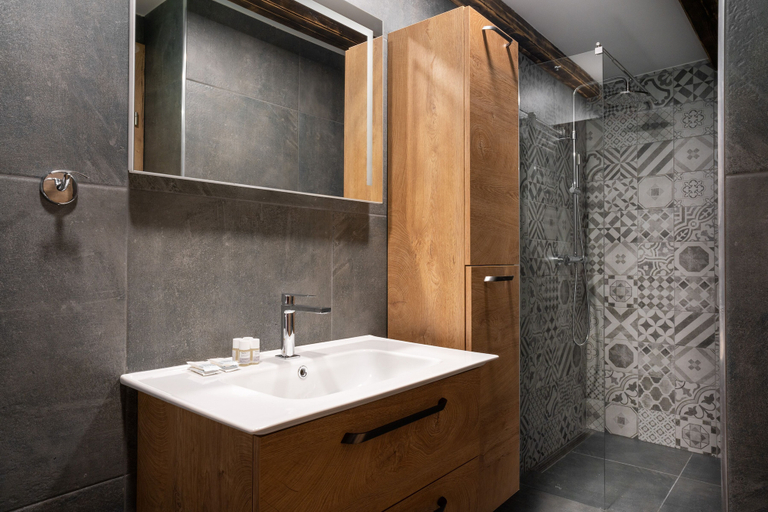 Bathroom 2, Blue Sky Duplex, Piran