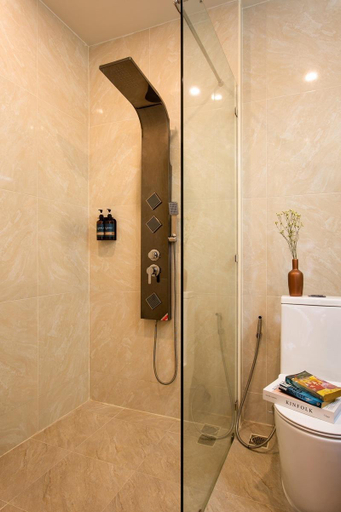 Bathroom 12