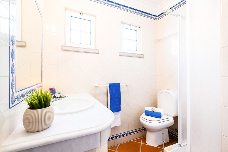 Bathroom 4, Villa Buganvilias, Albufeira