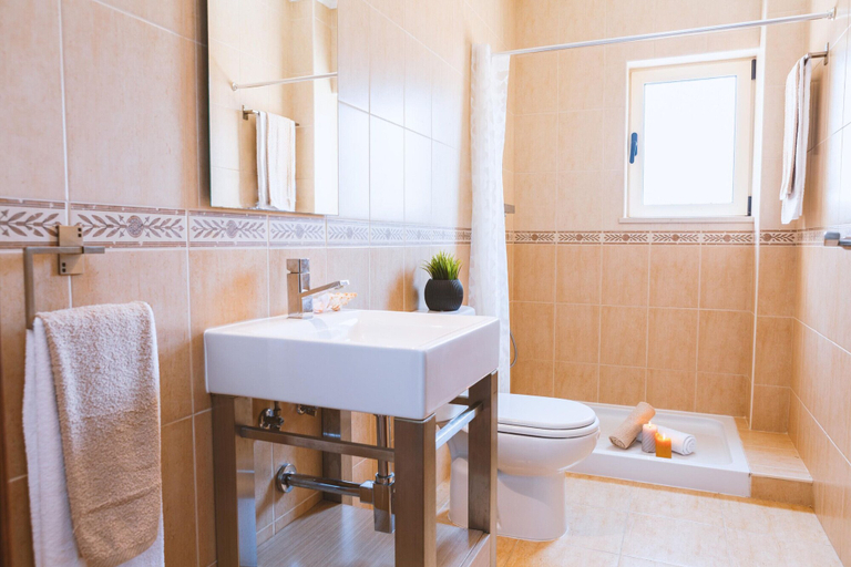 Bathroom 4, Villa Maya Bay, Albufeira