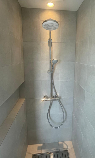Bathroom 7