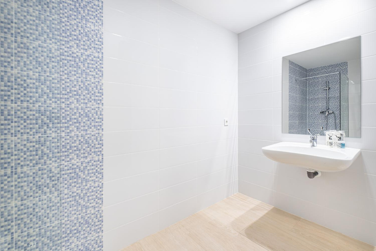 Bathroom 2, Apartamentos La Rosita Old Town, Alicante
