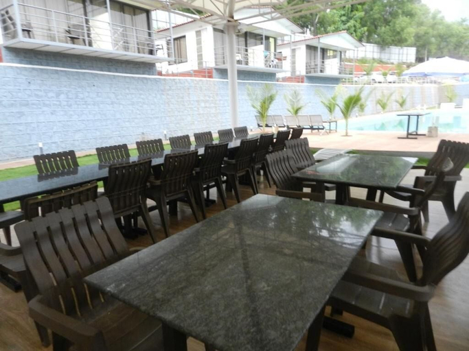 Food & Drinks 4, The Nihal Resort, Satara