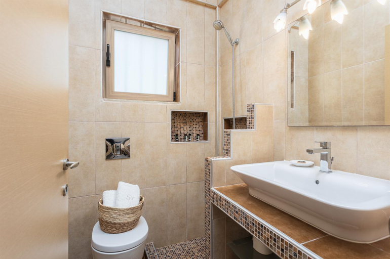 Bathroom 2, Stefania Villa Dio, Crete