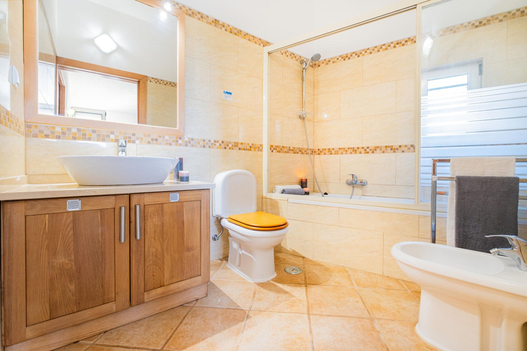 Bathroom 3, Villa Alte Springs, Loulé