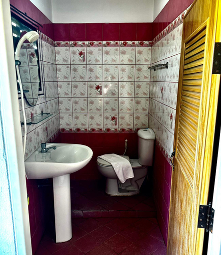 Bathroom 15