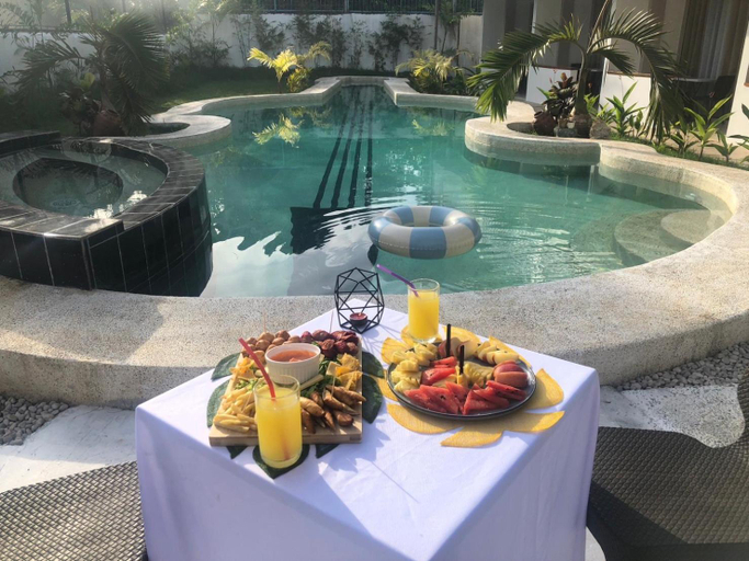 3, Francisco Resort, Corella