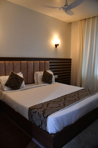 Bedroom 13