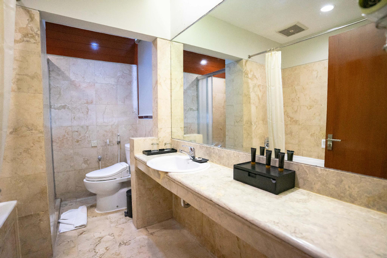 Bathroom 18