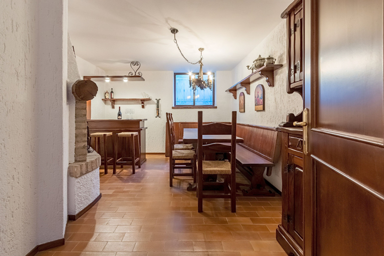 Food & Drinks 4, Borgo Adige 12 Apartment, Brescia