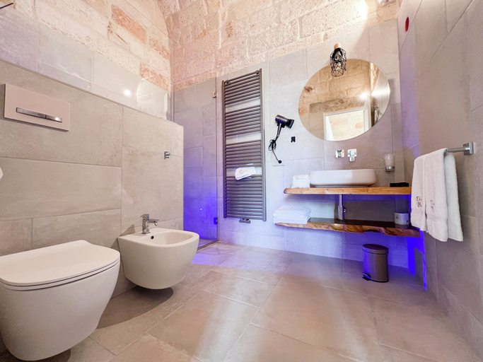 Bathroom 5, Dimora Bianca Luxury, Bari