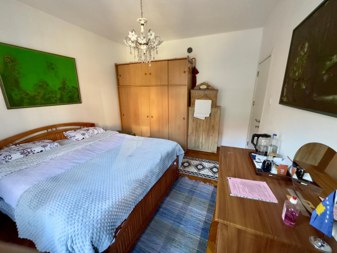 Bedroom 2, Convini Bed & Bathroom Homestay, Priština