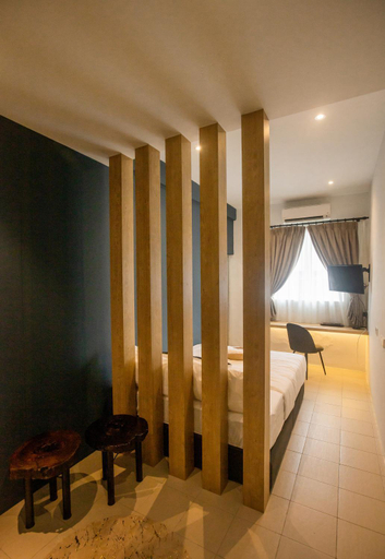Others 4, Jade Suites, Penang Island