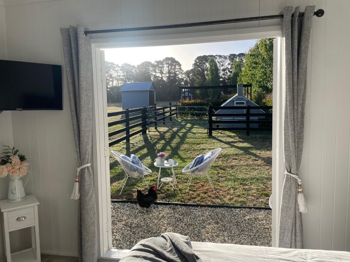4, Farm Stay HARMONY Cottage at Wilindi Estate, Melbourne