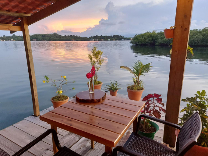Others 4, The Sunsetter Bed & Breakfast, Bocas del Toro