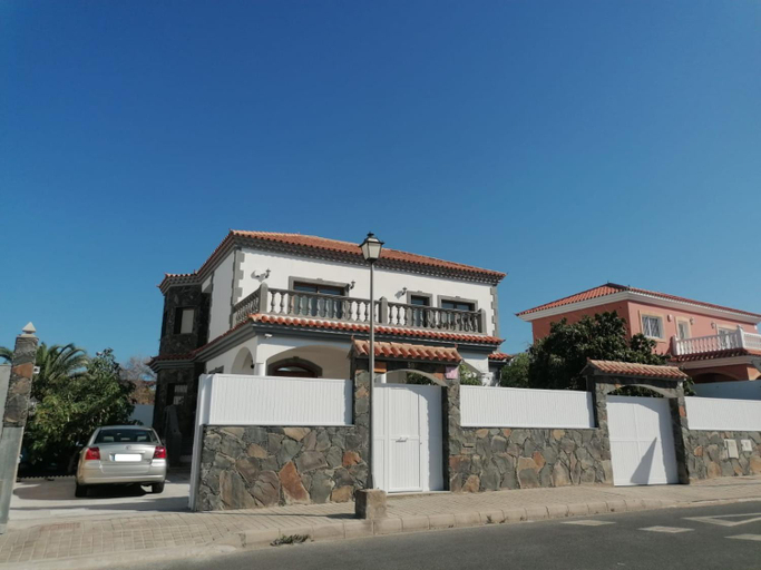 2, Villa Cervantes Sonnenland con piscina privada climatizada, Las Palmas