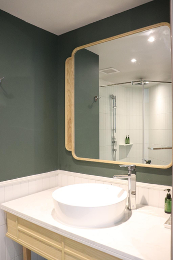 Bathroom 11