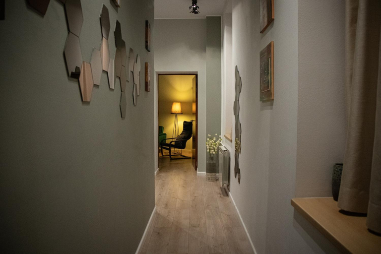 Others 5, House4You - Balcescu, Municipiul Bucuresti