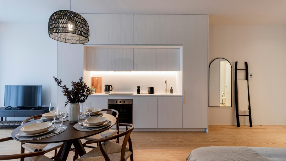 Others 4, Almada 551 by LovelyStay, Porto