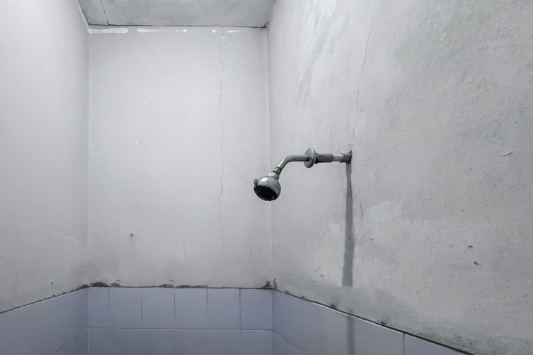 Bathroom 4, RedDoorz @ Kuning GH Jatinangor, Sumedang