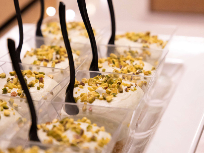 Food & Drinks 14