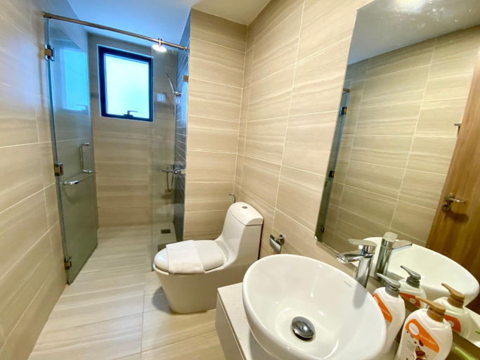 Bathroom 3, Soho Apt - luxury stay, next to BenThanh market, District 1