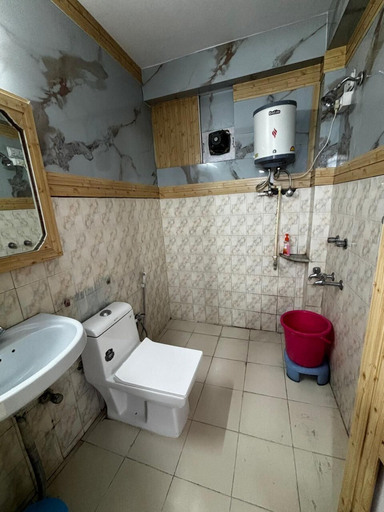Bathroom 3, The Himalaya Retreat Resort, Dehradun