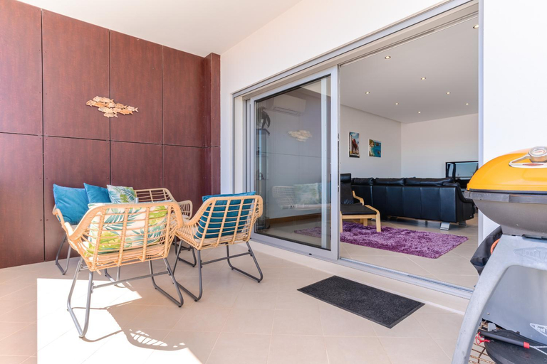 Others 4, Spacious 2 bedroom Apartment with Sea View Lagos by Lisbeyond, Lagos