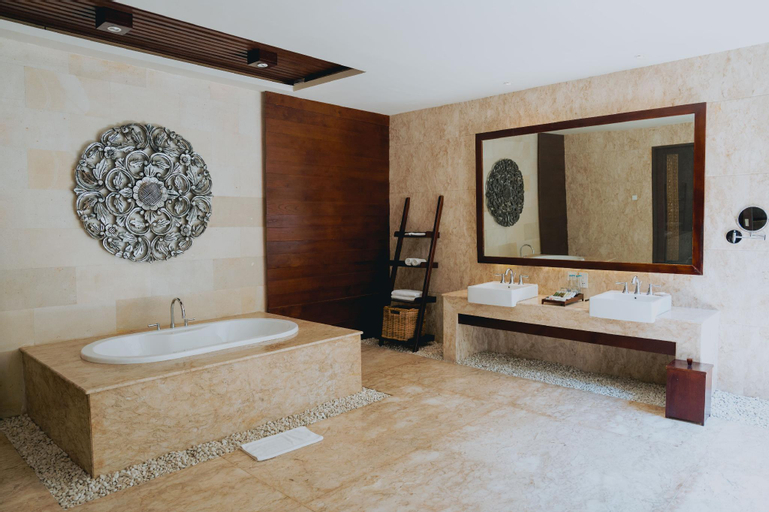 Bathroom 13