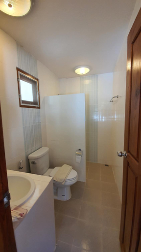 Bathroom 2, Inpai Resort, Pai