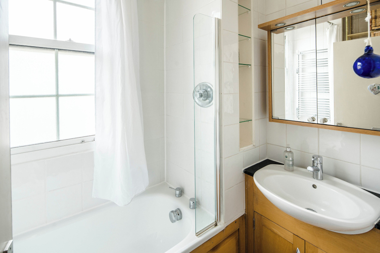 Bathroom, Stylish Central London Flat Near Tower Bridge, London