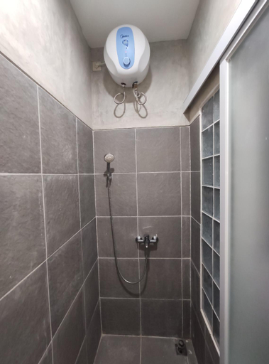 Bathroom 11