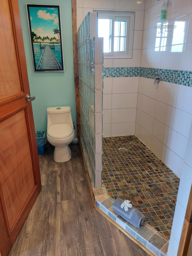 Bathroom 2, The Sunsetter Bed & Breakfast, Bocas del Toro