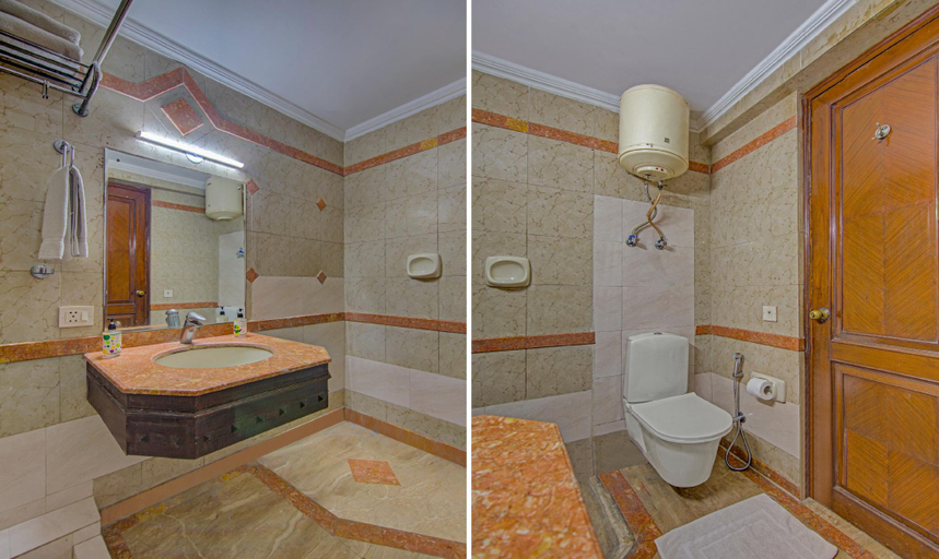Bathroom 4, Treebo Corporate Park, Delhi