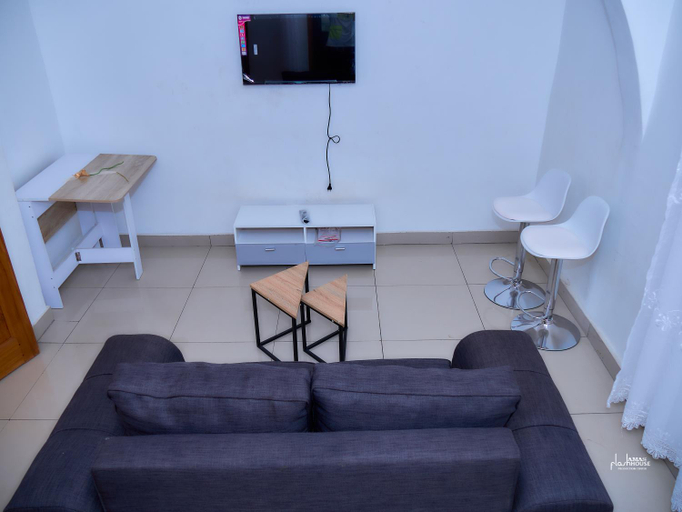 Others 2, NAIVELI-PALM Appartement meuble sobre et chic, Wouri