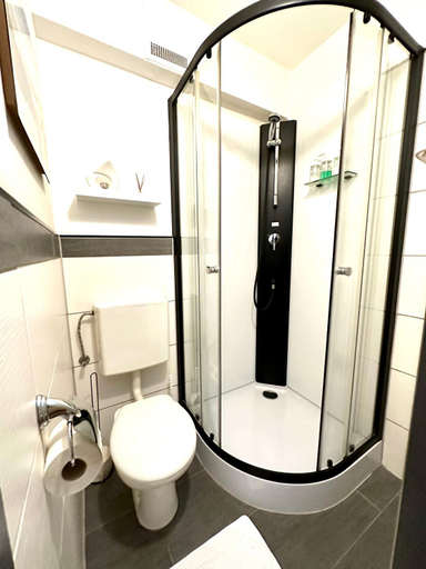 Bedroom 4, SmartRooms24, Villach