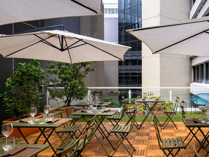 Exterior & Views 23