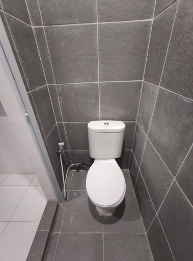 Bathroom 10