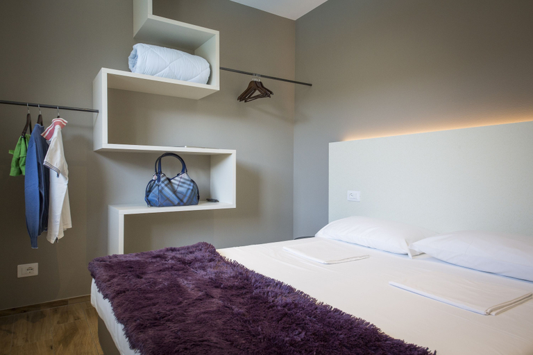 Bedroom 4, Riva Lake lodge, Trento