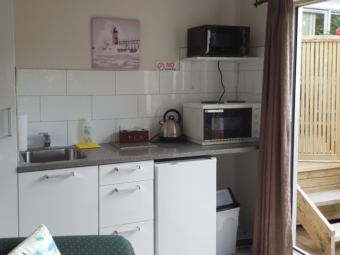 Others 5, The Lighthouse, Waitakere