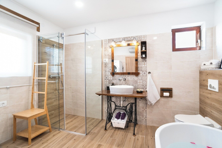 Bathroom 3, Boutique House Rustikana with pool Korte, Piran