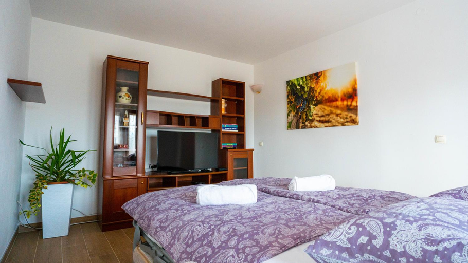 Bedroom 2, Apartma Tri oljke, Brda