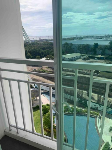 Others 3, Lovely Spacious Condo With Balcony, Parañaque