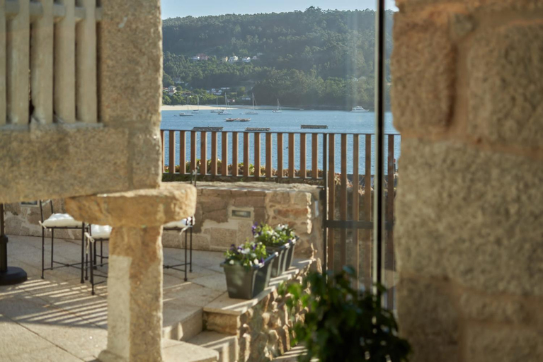 Others 2, Views and Beds, Pontevedra