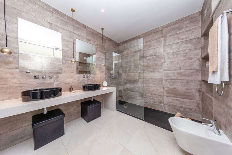 Bathroom 4, Villa Catalina, Silves
