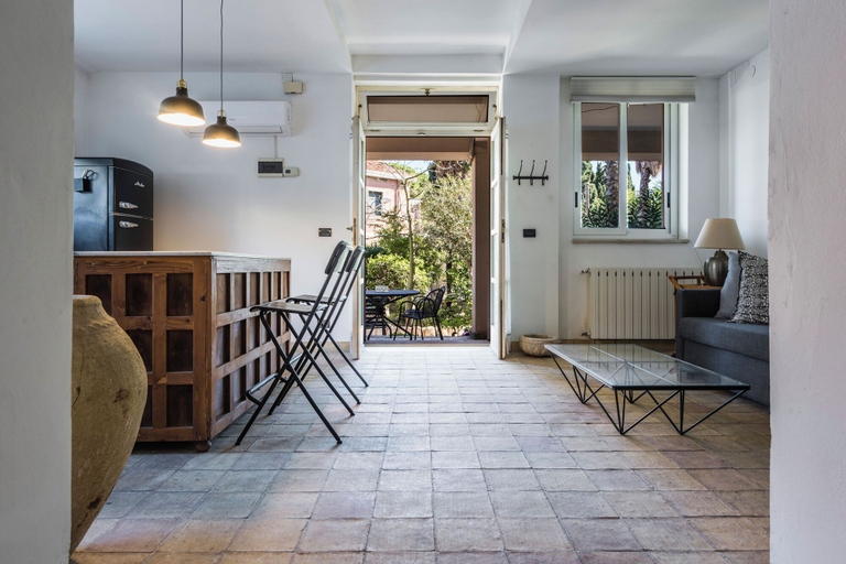 Others 4, Casa nel Giardino della Neapolis, Syracuse