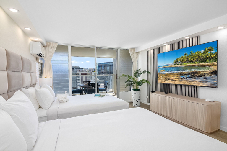 Ocean and City Views at Island Colony Near Waikiki Beach, Honolulu