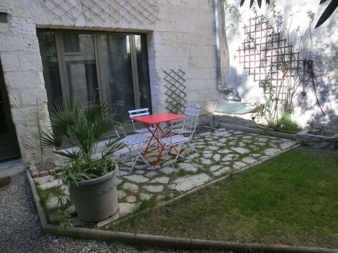 Others 3, Chambre sur jardin secret - Avignon Centre - Climatisee, Vaucluse