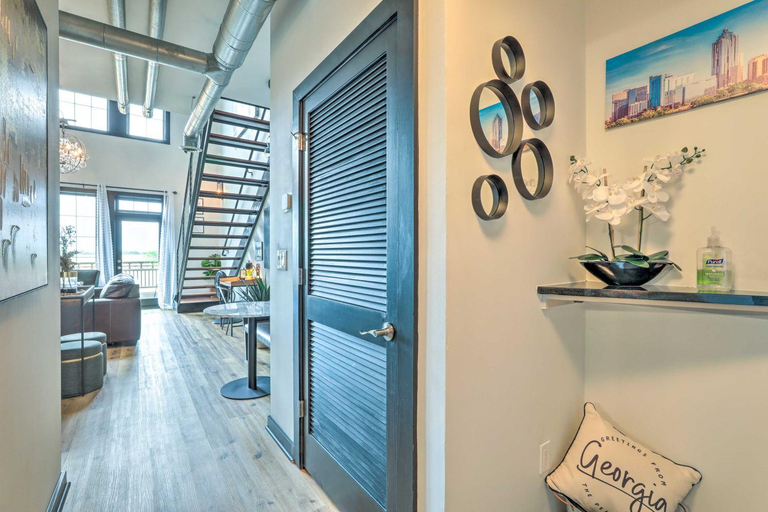 Others 3, Central Atlantic Station Loft in Walkable Location, Atlanta