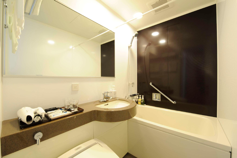 Bathroom 12